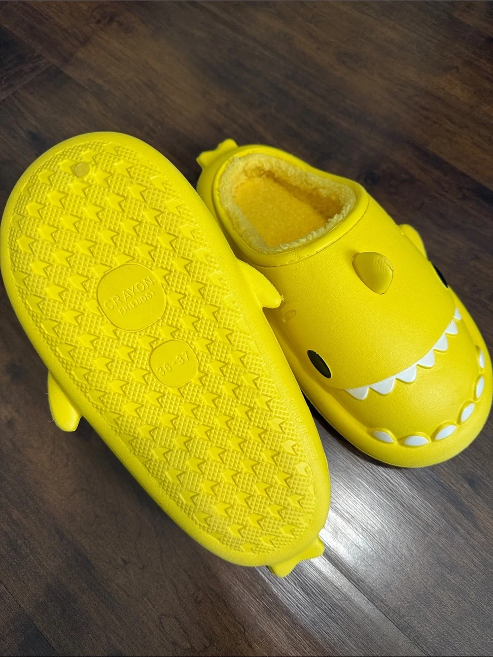 Crayon Friends cozy yellow